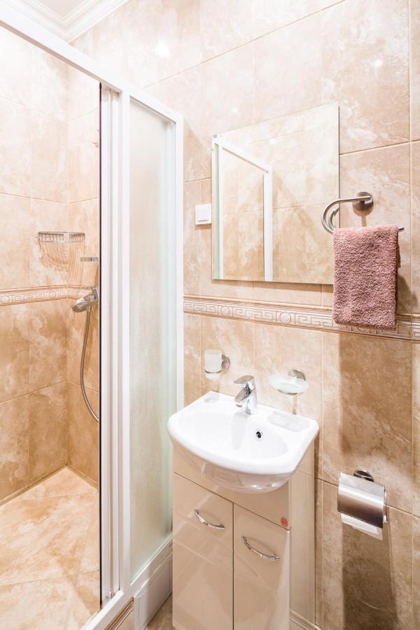 Romari Лесі Українки Apartment Lviv Luaran gambar